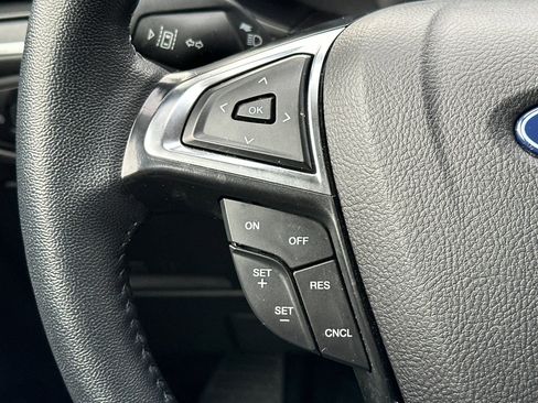 Used 2024 Ford Edge Titanium image 28