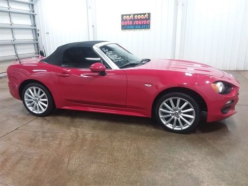 Used 2018 FIAT 124 Spider Lusso RWD image 2