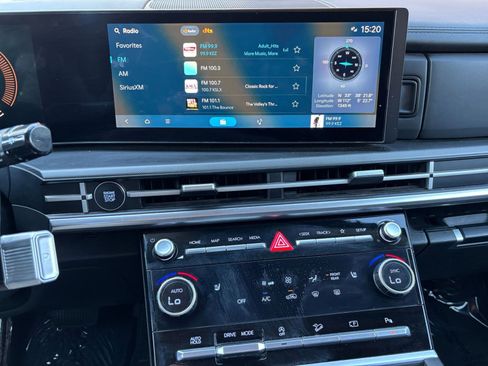 Used 2025 Hyundai Santa Fe SEL image 17