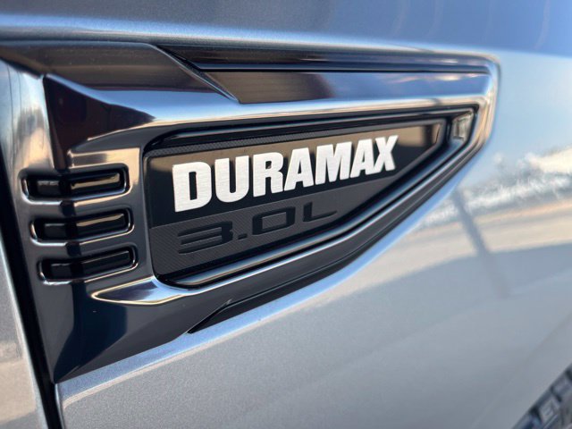 Used 2026 GMC Yukon XL AT4 w/ AT4 Premium Plus Package AWD/4WD image 4