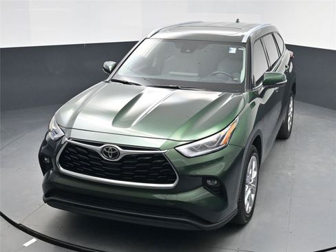 Used 2023 Toyota Highlander Limited image 17