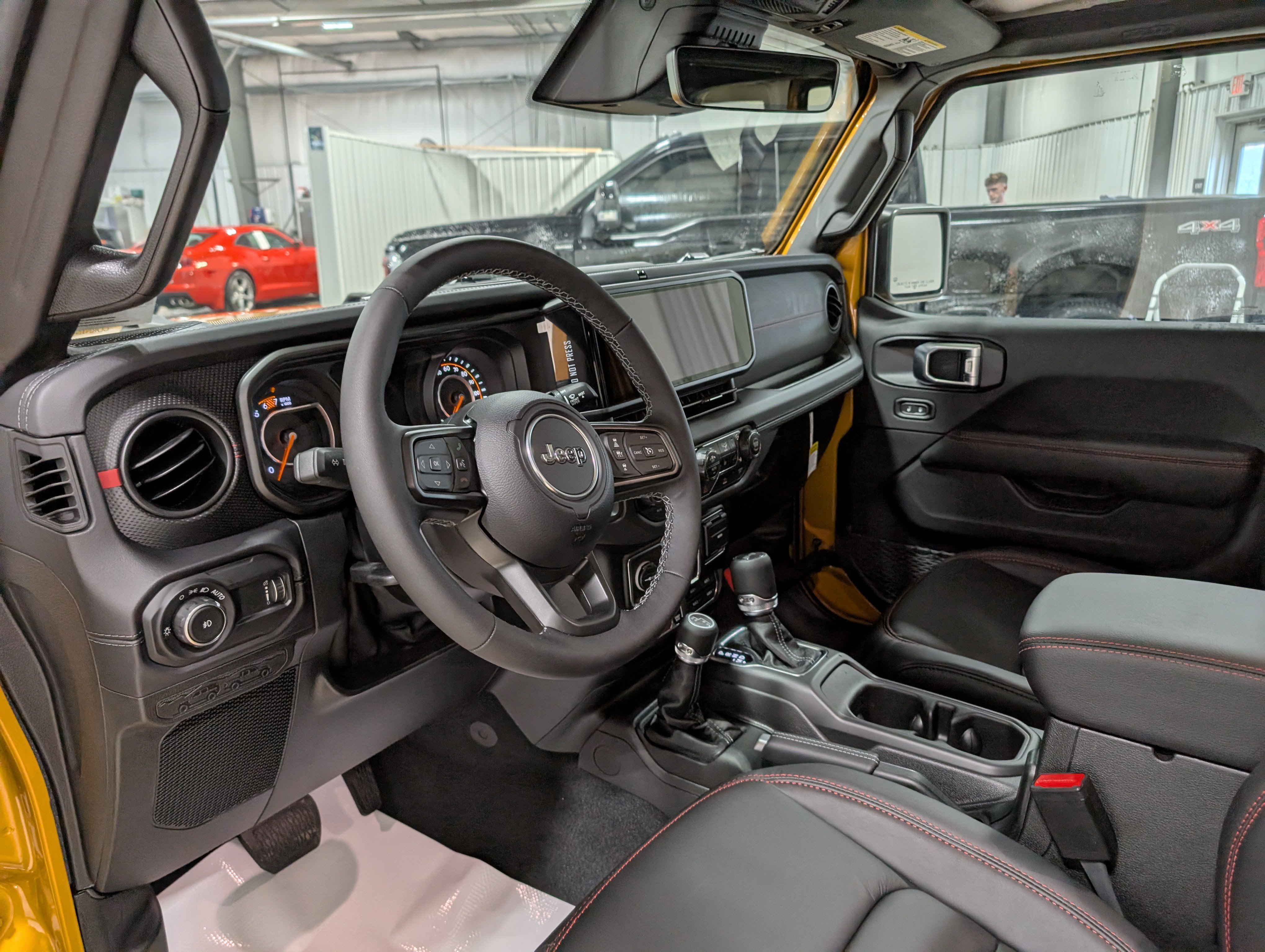 Used 2026 Jeep Wrangler Unlimited Rubicon AWD/4WD image 13