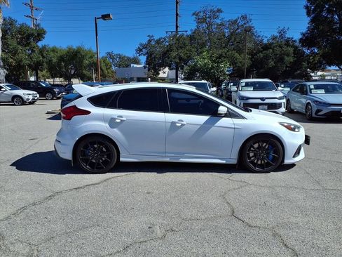 Used 2017 Ford Focus RS image 3