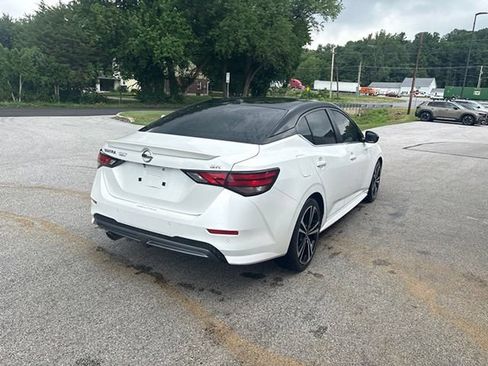 Used 2022 Nissan Sentra SR w/ SR Premium Package FWD image 16