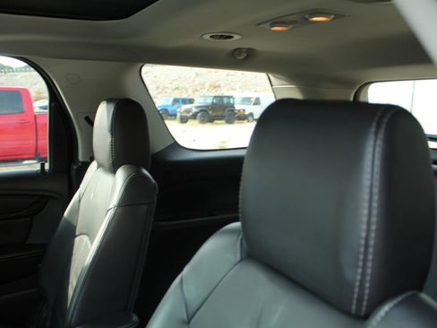 Used 2016 GMC Acadia Denali image 20