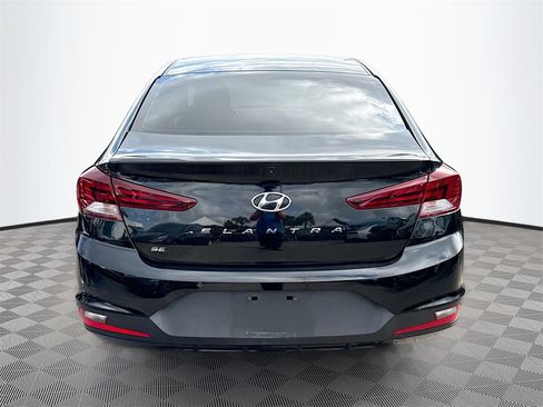 Used 2019 Hyundai Elantra SE image 7