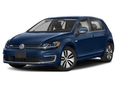 Used 2018 Volkswagen e-Golf SE w/ DC Fast Charging Package