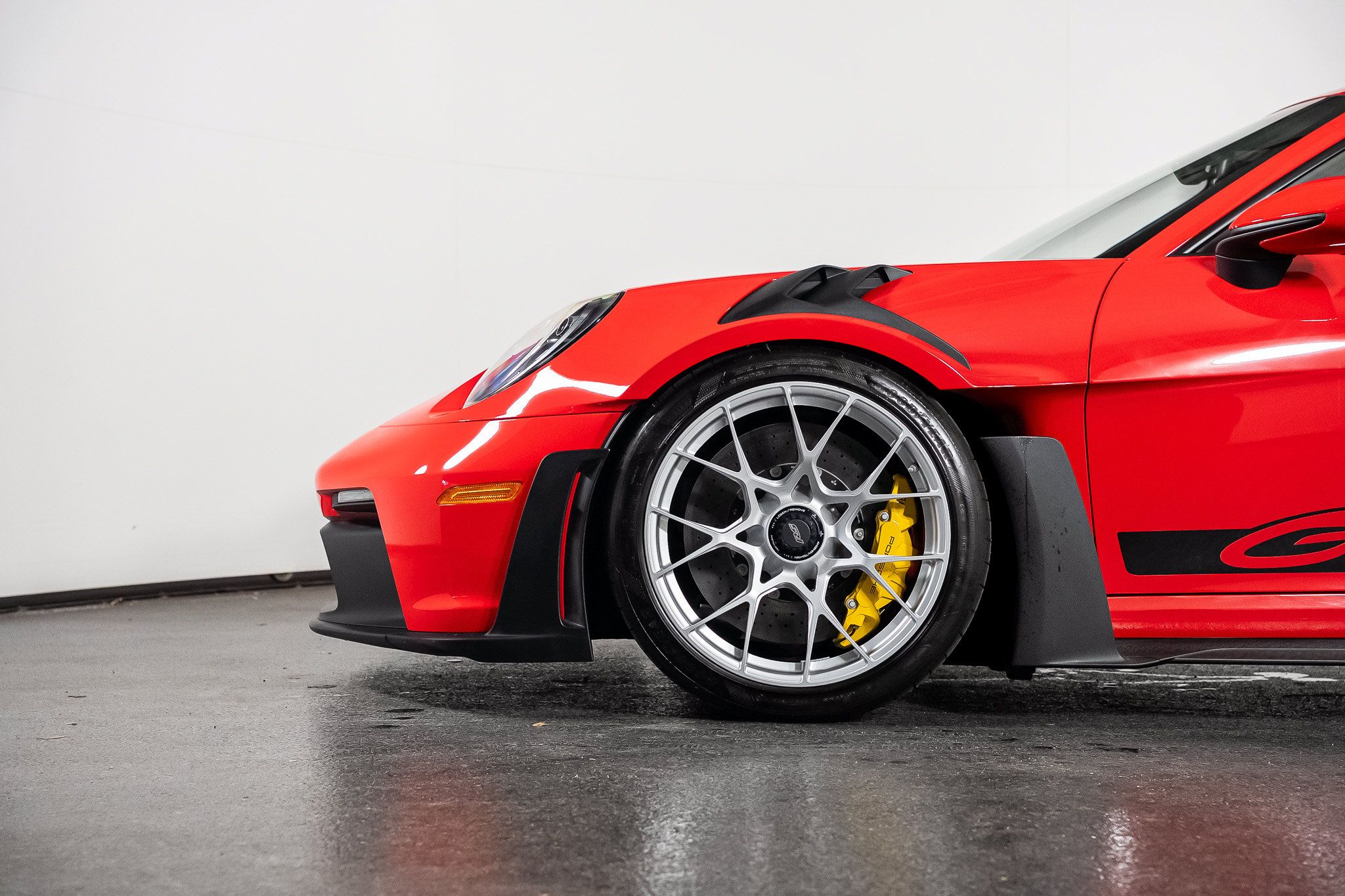 Used 2025 Porsche 911 GT3 RS RWD image 14