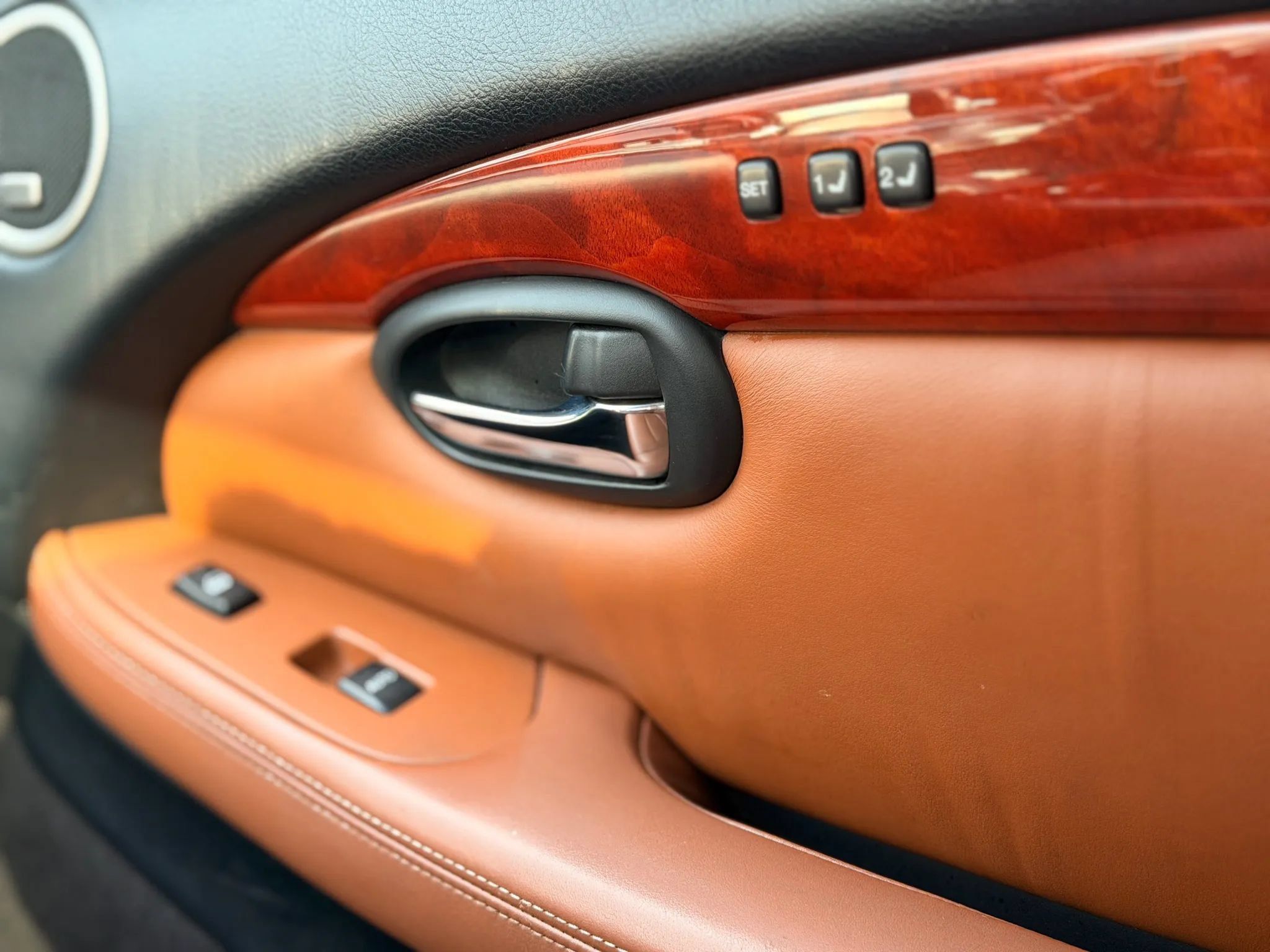 Used 2002 Lexus SC 430 Convertible RWD image 33