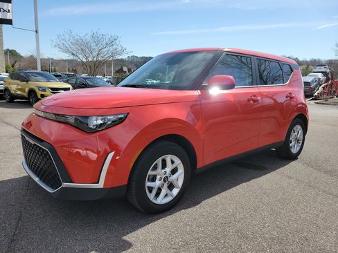 Used 2025 Kia Soul LX w/ LX Technology Package image 21