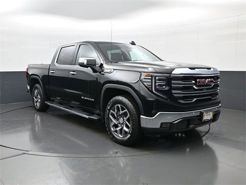 Certified 2022 GMC Sierra 1500 SLT w/ SLT Premium Plus Package image 3