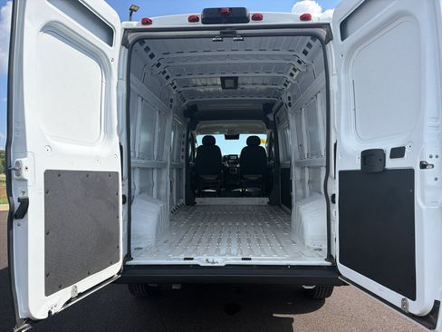 Used 2026 RAM ProMaster 2500 w/ Convenience Group FWD image 24