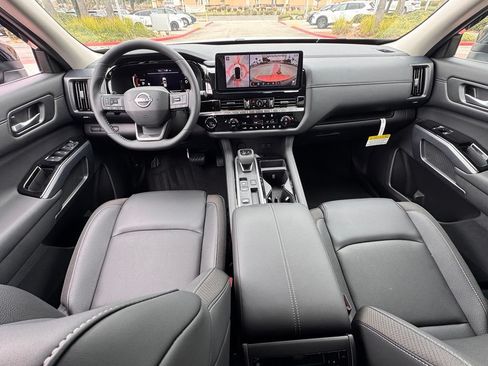 New 2026 Nissan Pathfinder SL FWD image 19