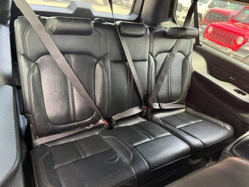 Used 2023 Jeep Wagoneer L Series II AWD/4WD image 8