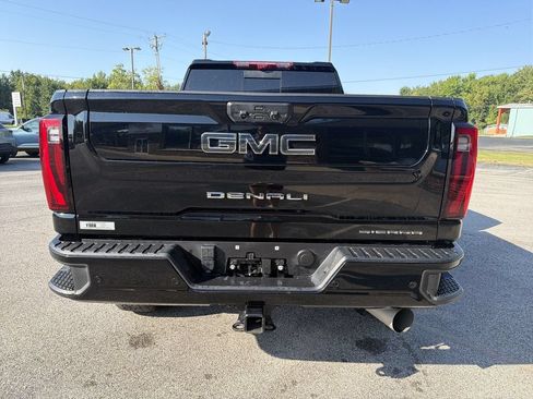 Used 2024 GMC Sierra 3500 Denali Ultimate AWD/4WD image 32