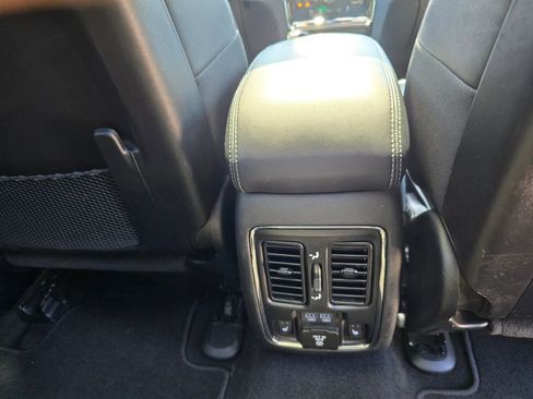 Used 2021 Jeep Grand Cherokee Overland RWD image 36