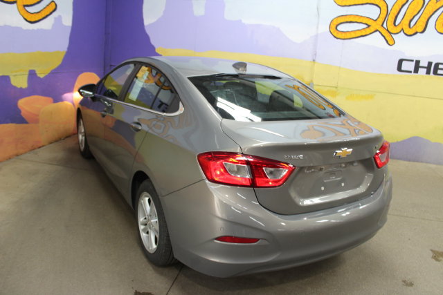 Used 2018 Chevrolet Cruze LT w/ LT True North Edition FWD image 6