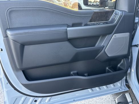 New 2026 Ford F250 Lariat w/ Black Appearance Package image 11