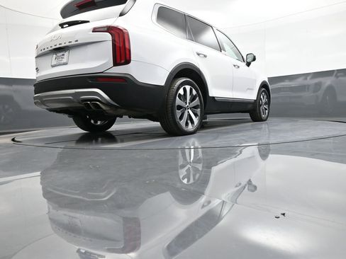 Certified 2022 Kia Telluride EX w/ EX Premium Package AWD/4WD image 33