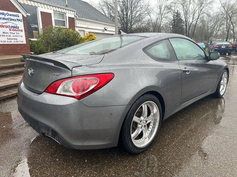 Used 2010 Hyundai Genesis 2.0T RWD image 8