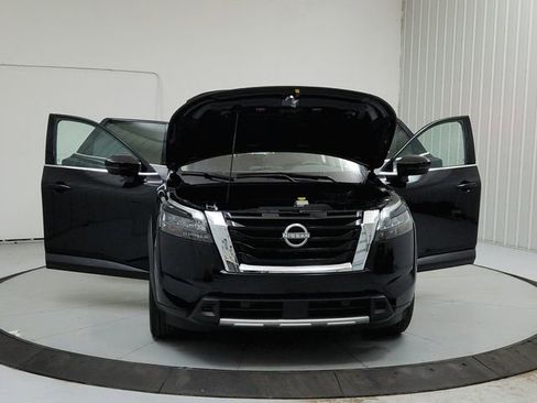 Used 2025 Nissan Pathfinder SL w/ SL Premium Package image 10