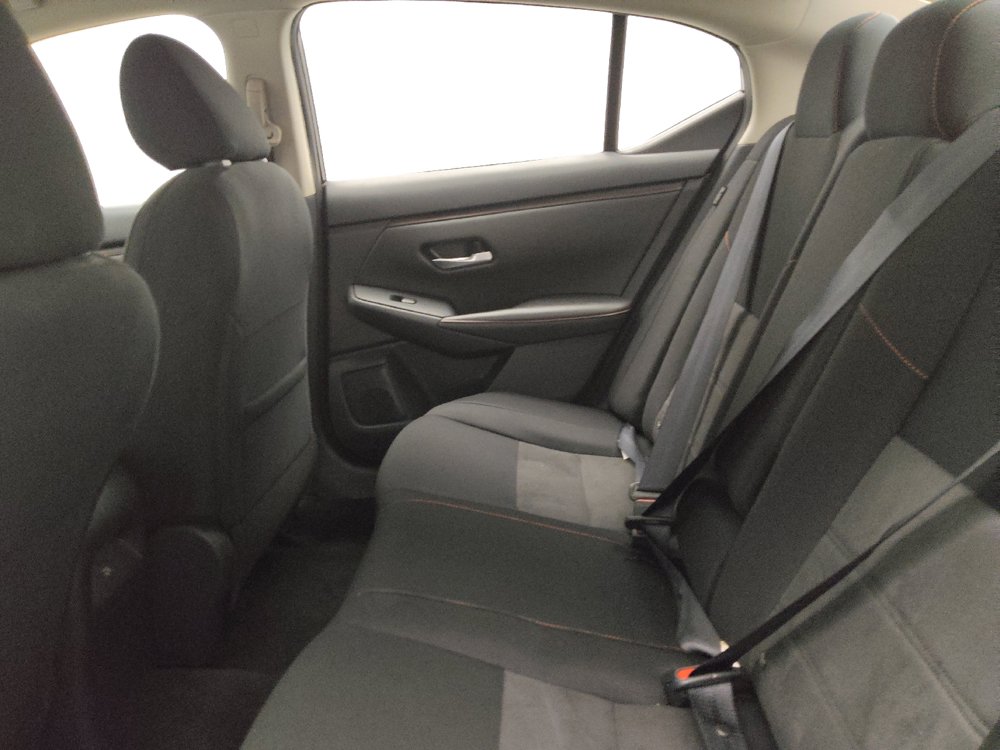 Used 2025 Nissan Sentra SR FWD image 18
