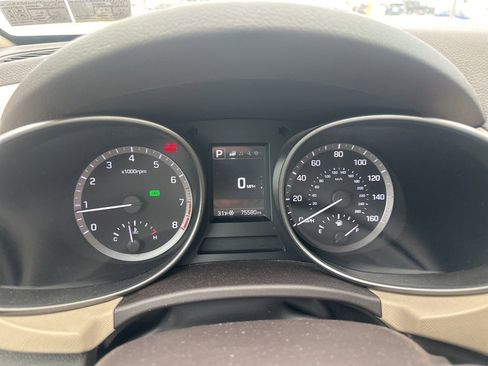 Used 2018 Hyundai Santa Fe SE image 4