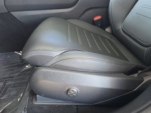 Used 2026 Mercedes-Benz GLC 300 4MATIC image 28