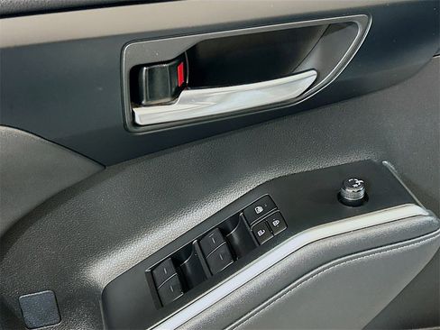 Used 2023 Toyota Highlander XLE image 15