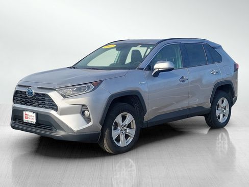 Used 2021 Toyota RAV4 XLE AWD/4WD image 2
