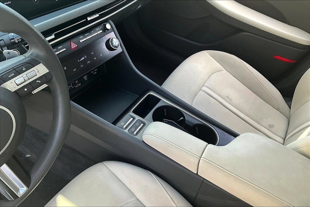 Used 2025 Hyundai Sonata SEL FWD image 15