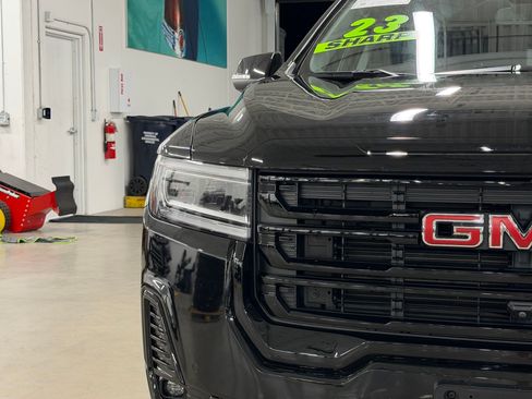 Used 2023 GMC Acadia SLT w/ Elevation Edition AWD/4WD image 38