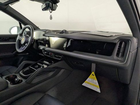 New 2026 Porsche Cayenne AWD/4WD image 19