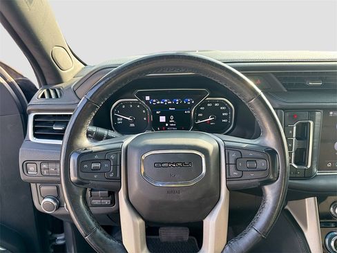Used 2021 GMC Yukon XL Denali w/ Denali Premium Package image 11