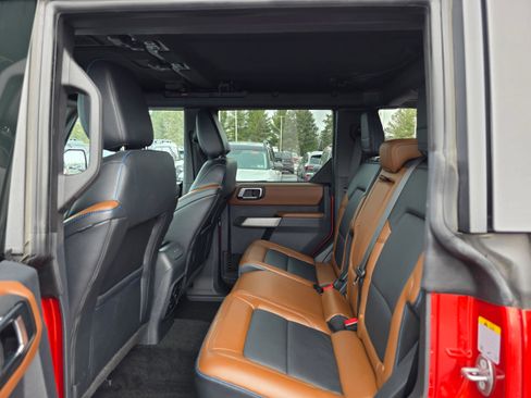 Used 2022 Ford Bronco Outer Banks image 11