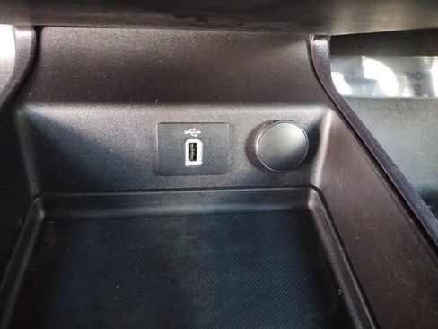 Used 2018 Ford Fusion SE image 41