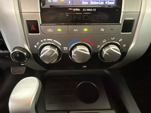 Used 2015 Toyota Tundra SR5 w/ SR5 Upgrade Package AWD/4WD image 21