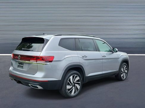 Used 2024 Volkswagen Atlas SE FWD image 3