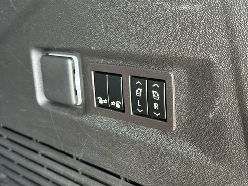 Used 2023 Chevrolet Tahoe High Country AWD/4WD image 7