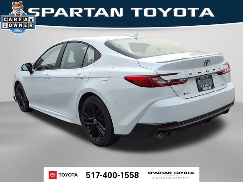 Used 2026 Toyota Camry SE FWD image 9