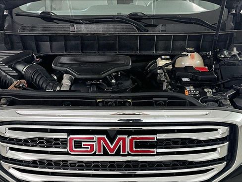 Used 2017 GMC Acadia SLE image 31