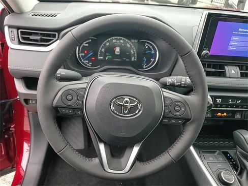 Used 2025 Toyota RAV4 XLE w/ Convenience Package image 13