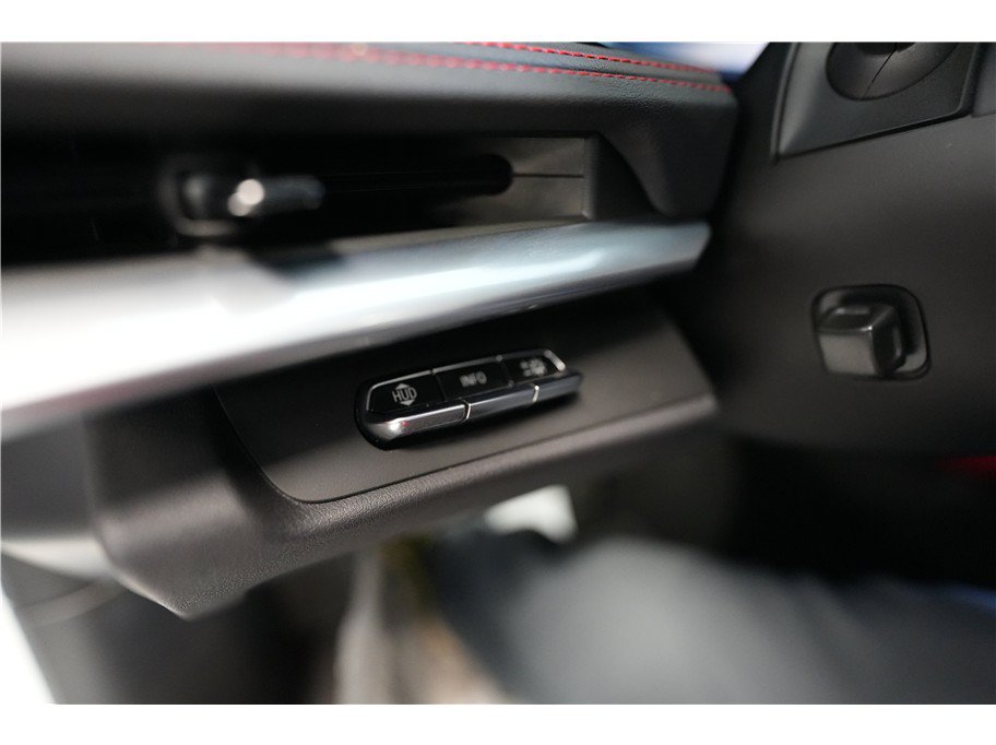 Used 2022 Chevrolet Corvette Stingray Preferred Cpe w/ Z51 Performance Package RWD image 16