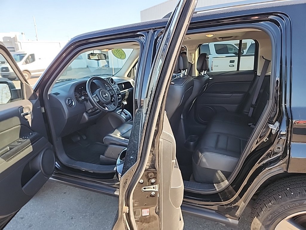 Used 2016 Jeep Patriot High Altitude AWD/4WD image 8