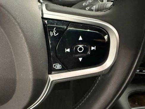Used 2019 Volvo XC90 T6 Momentum w/ Advanced Package image 17