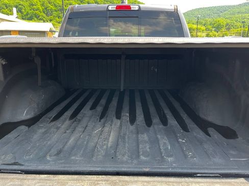 Used 2019 RAM 1500 Laramie w/ Off Road Group AWD/4WD image 29