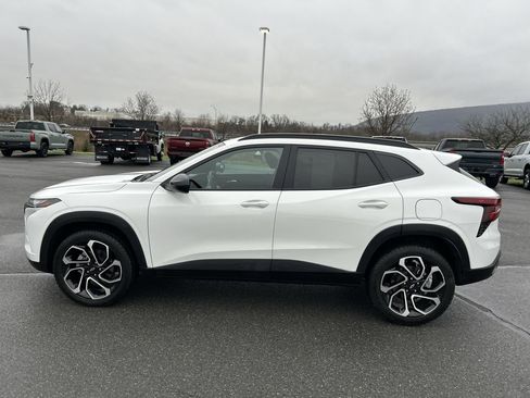 Used 2024 Chevrolet Trax RS w/ Driver Confidence Package image 4