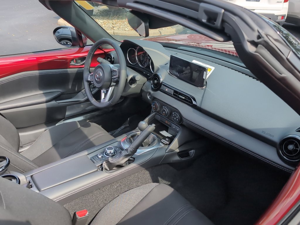 New 2026 MAZDA MX-5 Miata Club w/ Interior Package RWD image 8