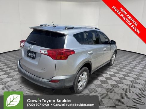 Used 2014 Toyota RAV4 LE AWD/4WD image 7