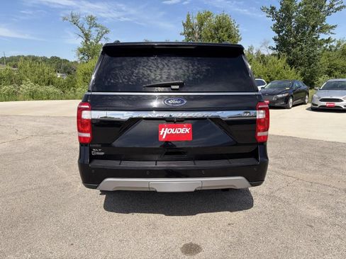 Used 2018 Ford Expedition Max XLT w/ Equipment Group 202A AWD/4WD image 7
